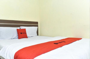 RedDoorz near Pantai Losari 3